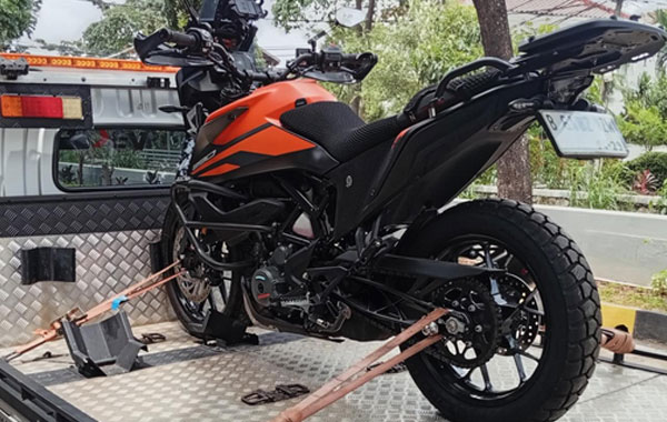 Derek-Motor-yang-Mogok